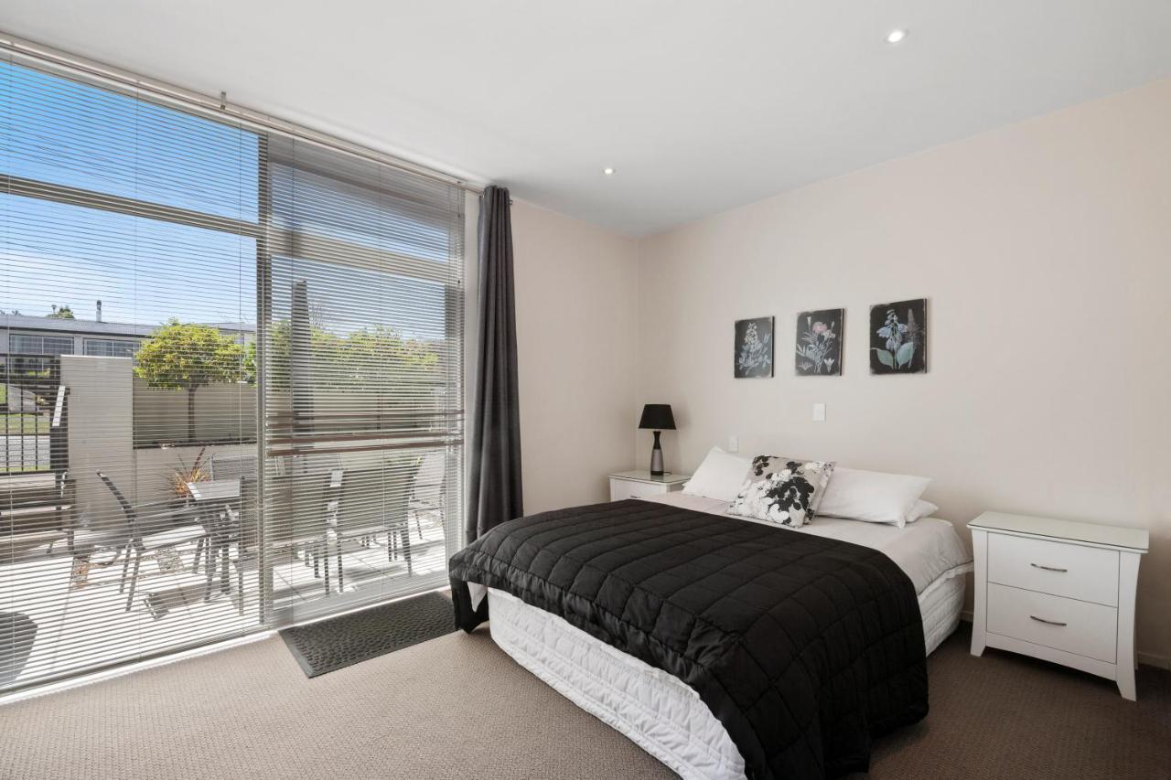 Marinaside Villa - Taupo Holiday Apartment Екстериор снимка
