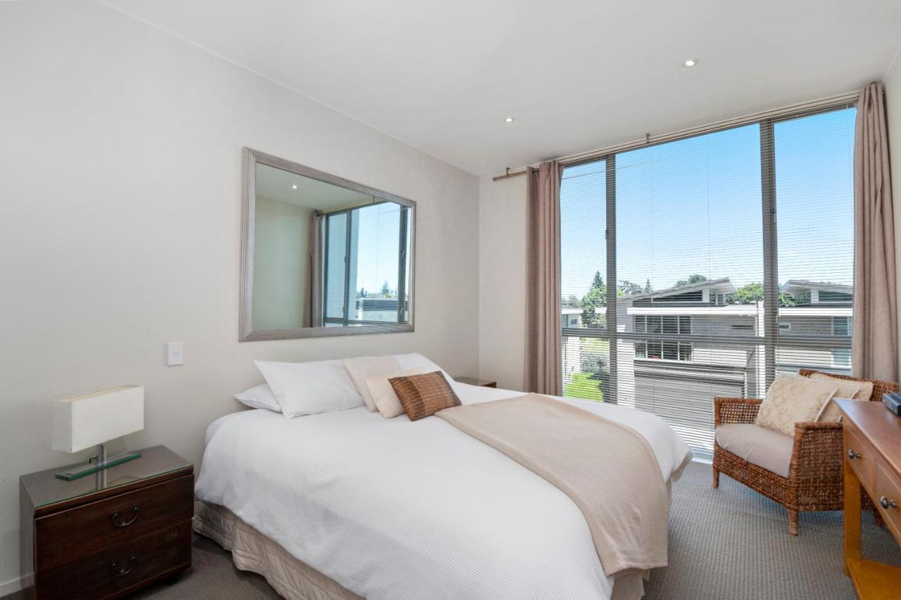Marinaside Villa - Taupo Holiday Apartment Екстериор снимка